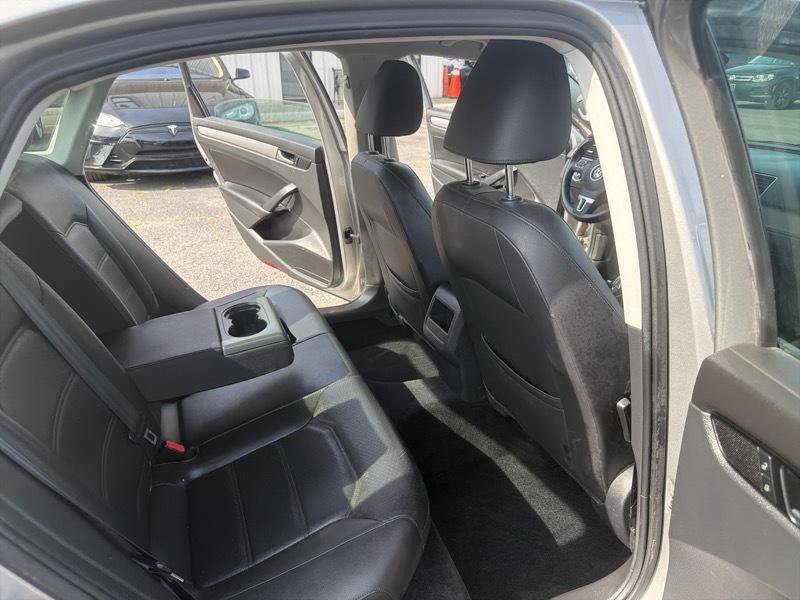 Used 2014 Volkswagen Passat 1.8T Wolfsburg Edition FWD image 19