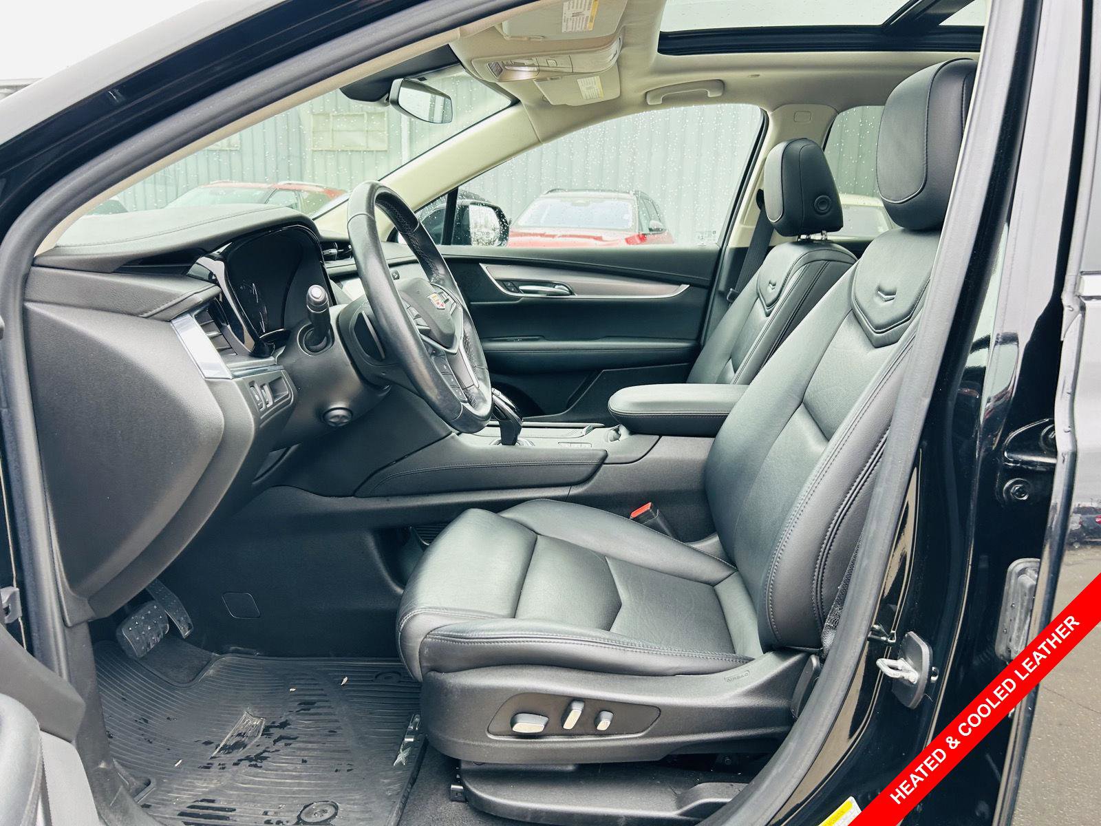 Used 2019 Cadillac XT5 Premium Luxury w/ Driver Assist Package image 3