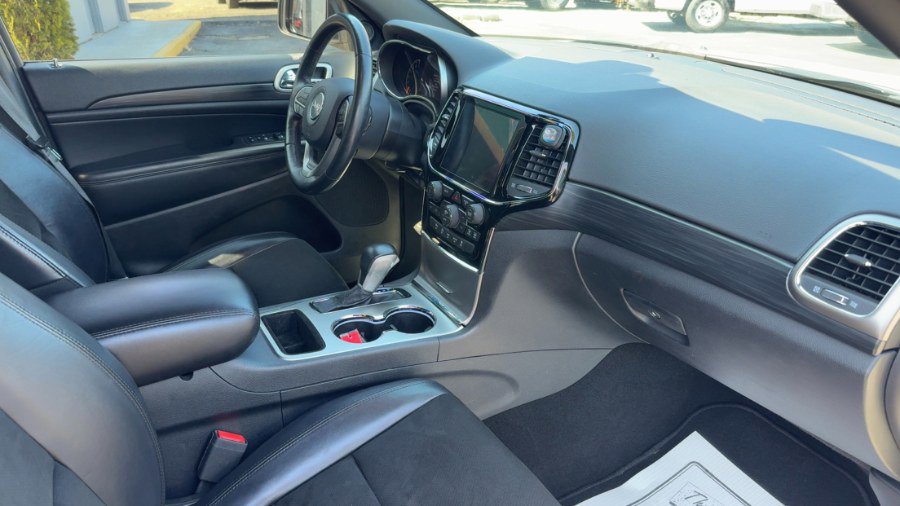 Used 2019 Jeep Grand Cherokee Altitude AWD/4WD image 15