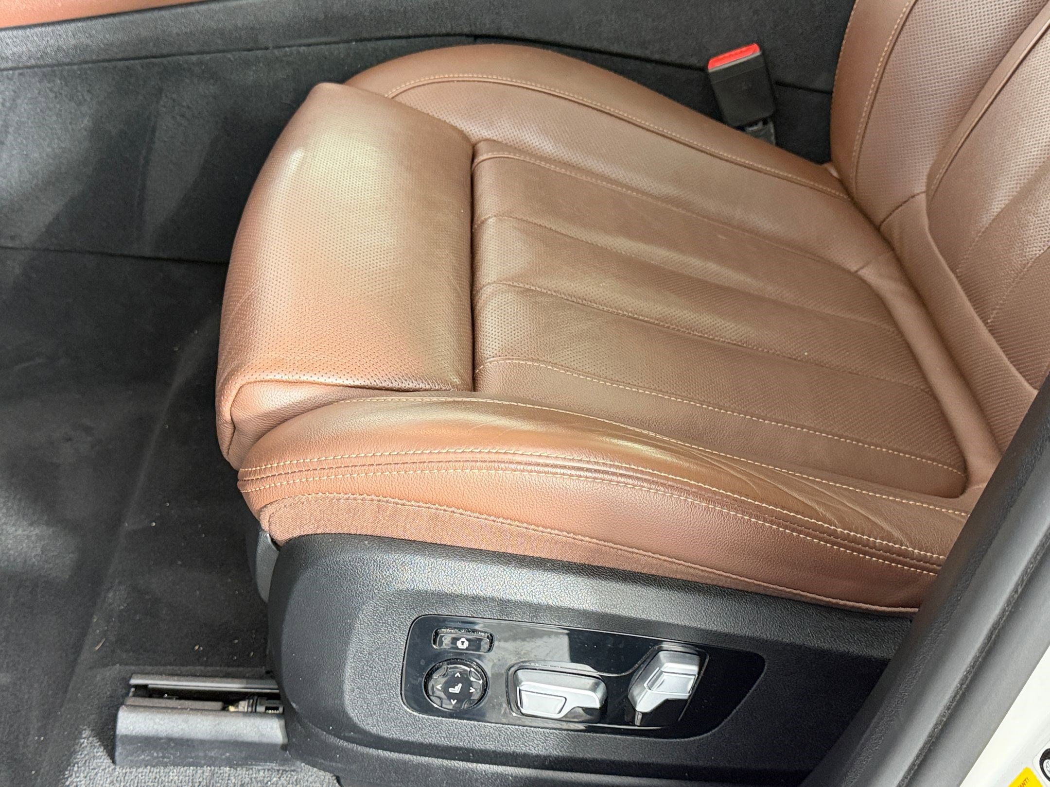 Used 2020 BMW X5 xDrive40i w/ Executive Package image 12