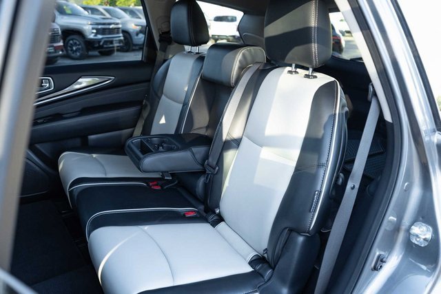 Used 2020 INFINITI QX60 Signature Edition w/ Cargo Package Essential image 14