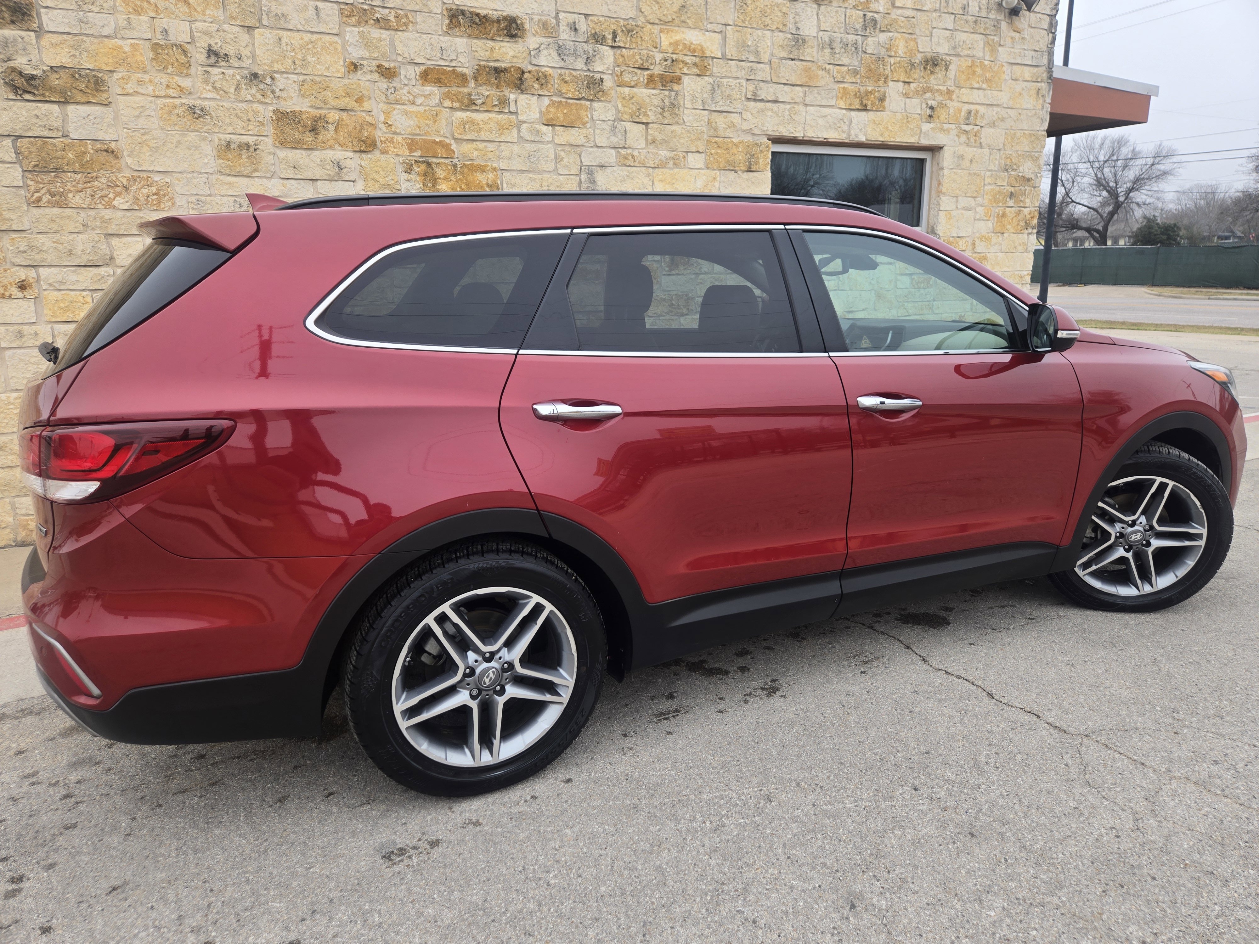 Used 2017 Hyundai Santa Fe SE Ultimate 3.3L Auto w/ SE Ultimate Tech Package 03 image 21
