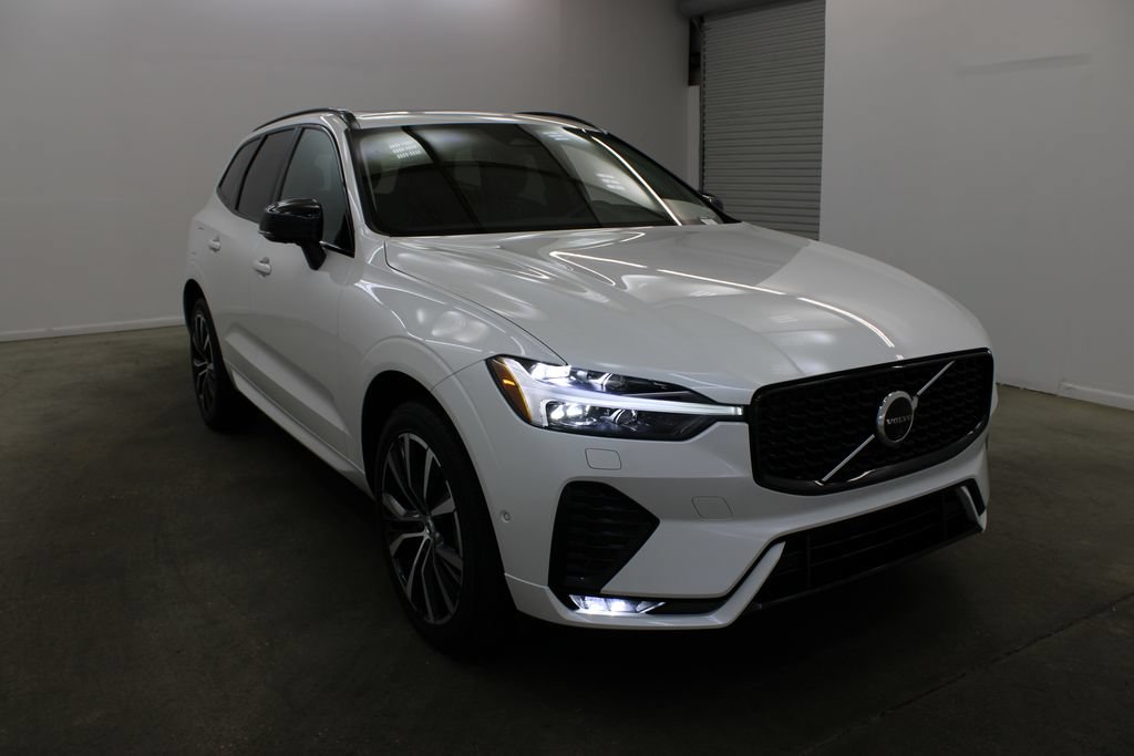 Used 2024 Volvo XC60 B5 Plus w/ Protection Package Premier AWD/4WD image 6