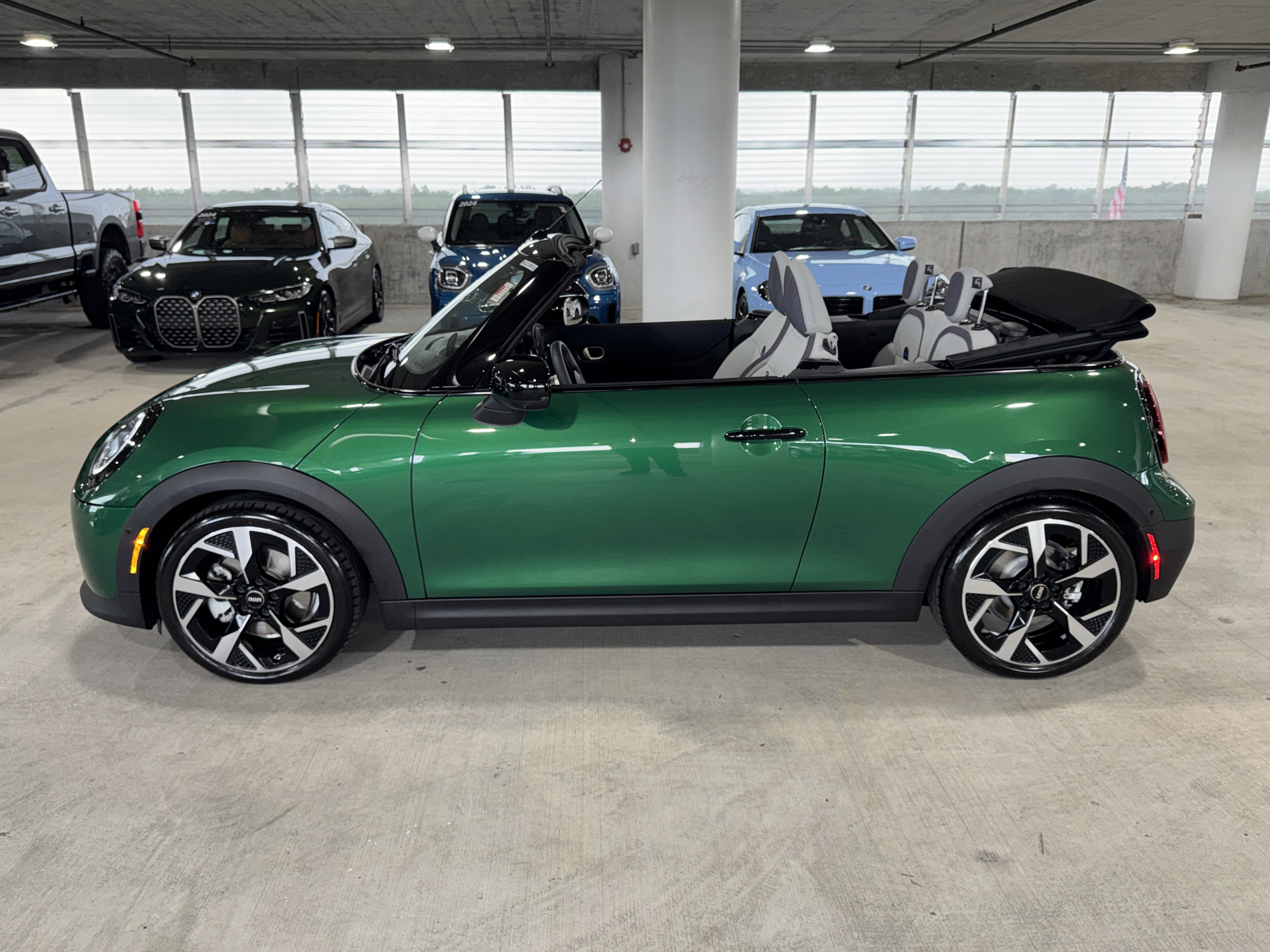 Certified 2025 MINI Cooper S image 32