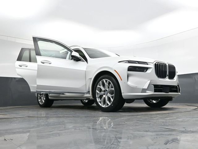 Used 2023 BMW X7 xDrive40i w/ Premium Package image 41