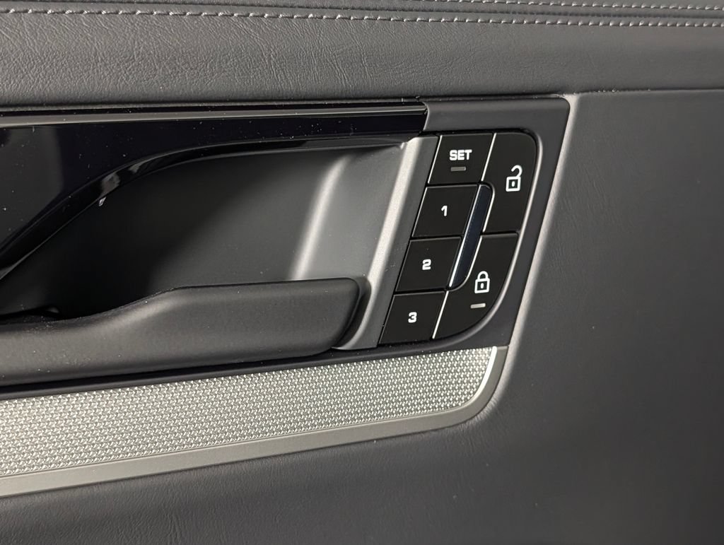 New 2026 Porsche Cayenne Coupe AWD/4WD image 26