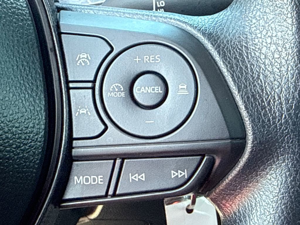 Used 2025 Toyota Corolla LE image 25