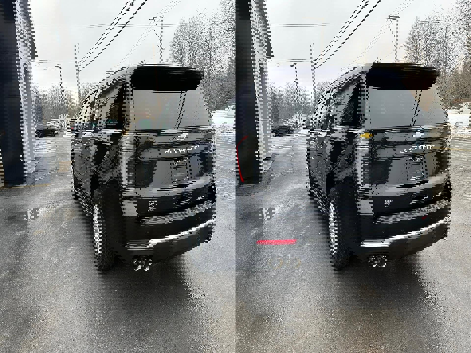 Certified 2025 Chevrolet Suburban Premier image 8