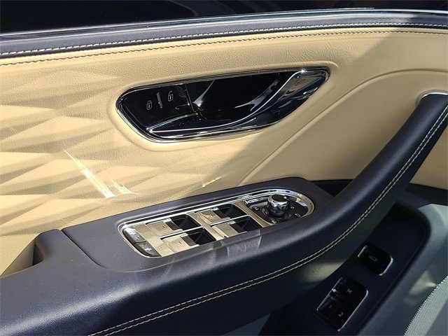 Used 2021 Bentley Flying Spur V8 image 21