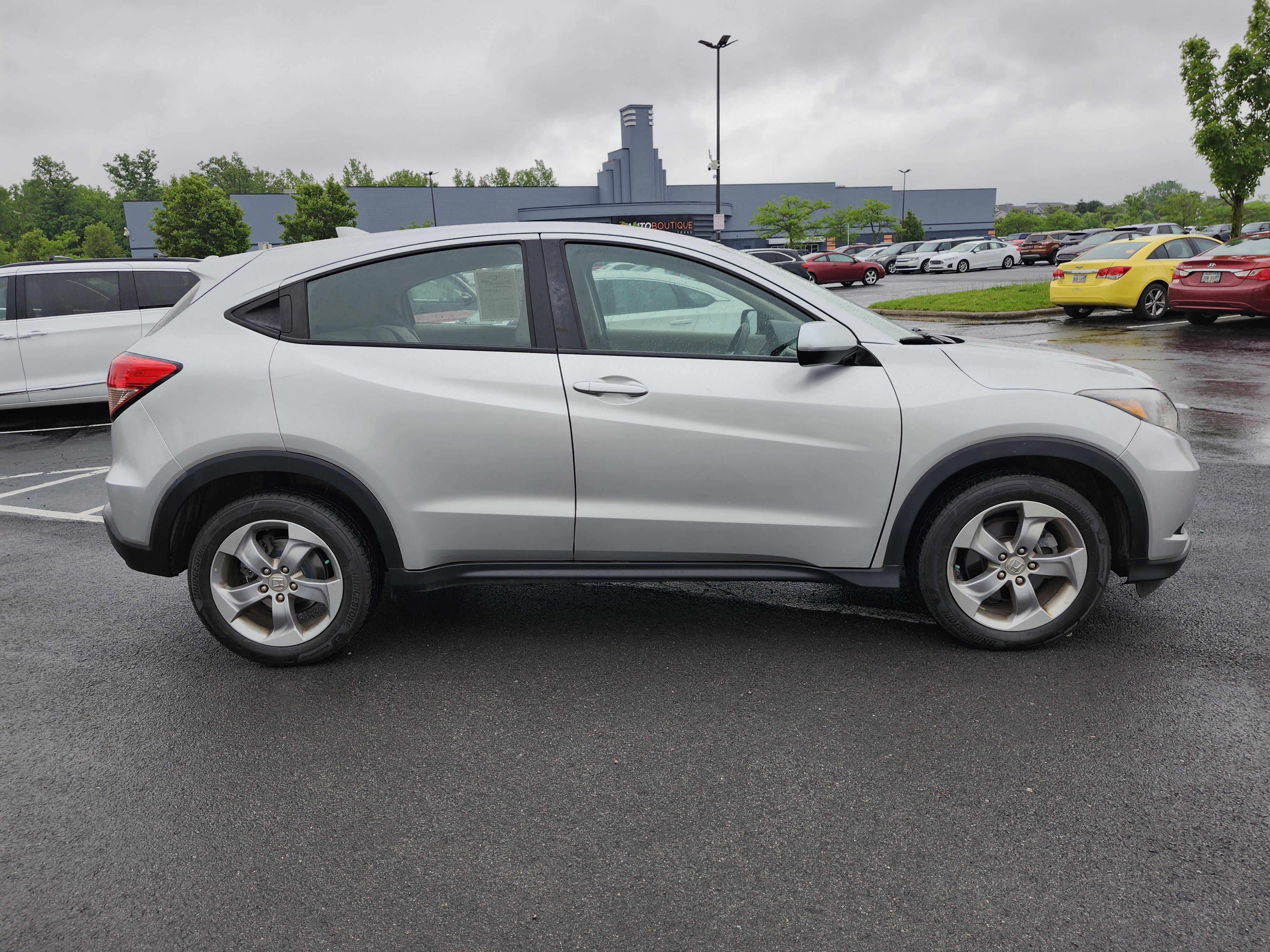 Used 2016 Honda HR-V LX image 16