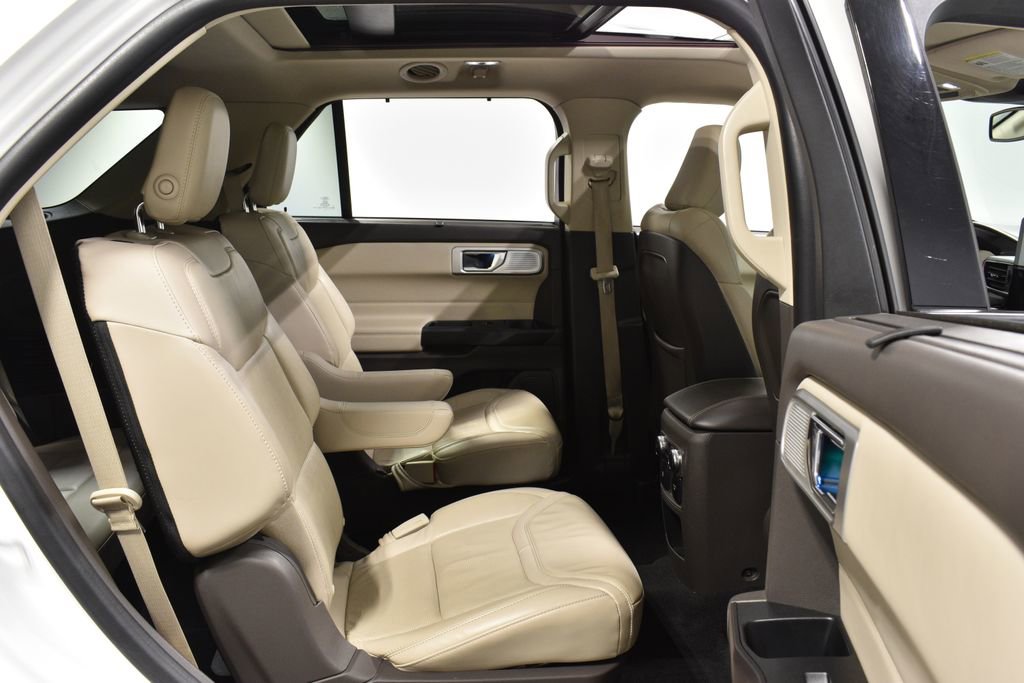 Used 2020 Ford Explorer Platinum w/ Premium Technology Package image 29