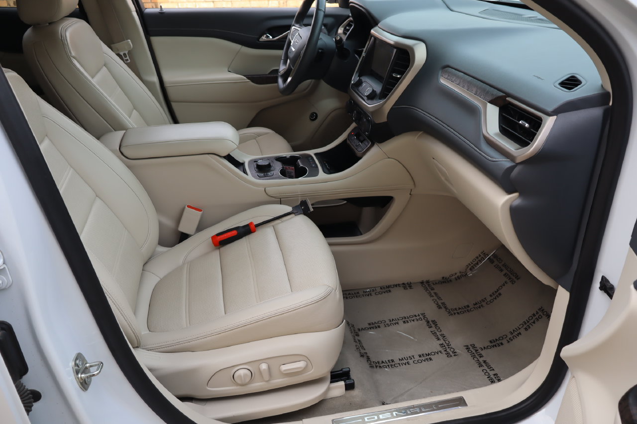 Used 2023 GMC Acadia Denali w/ Denali Ultimate Package FWD image 18