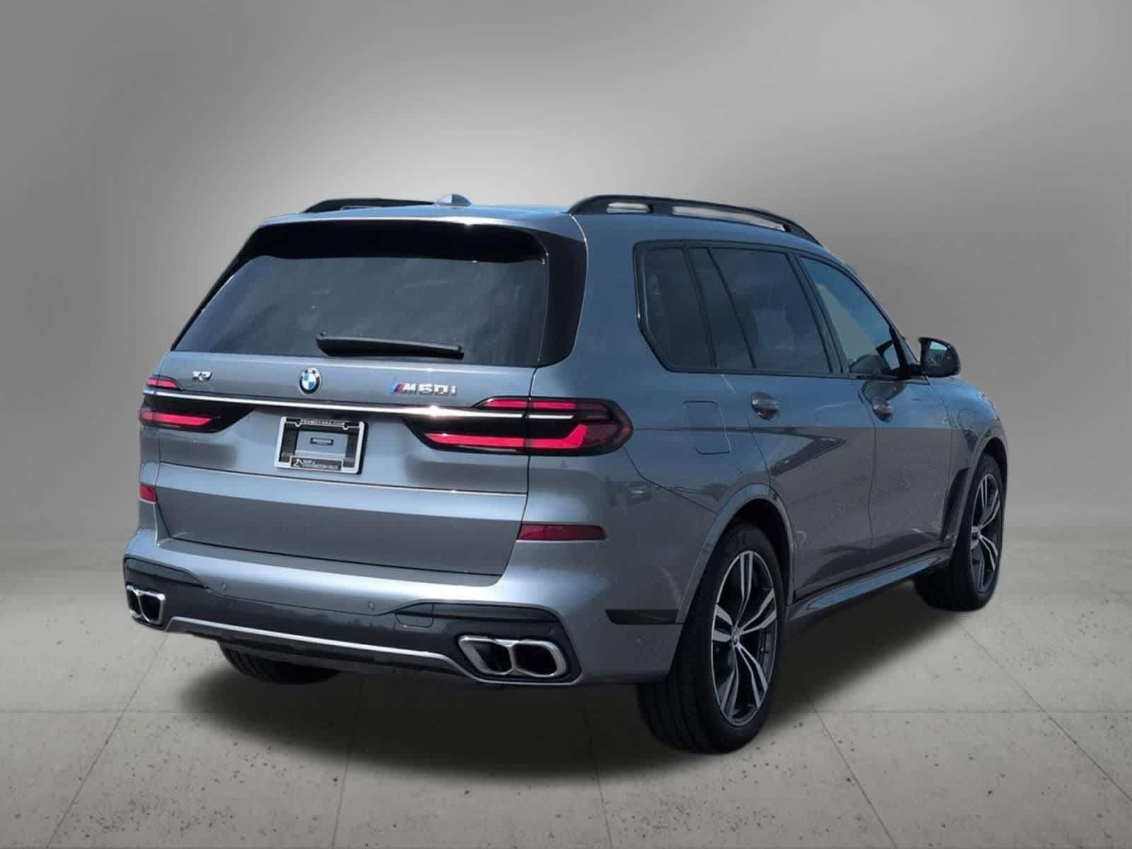 Used 2024 BMW X7 M60i AWD/4WD image 6