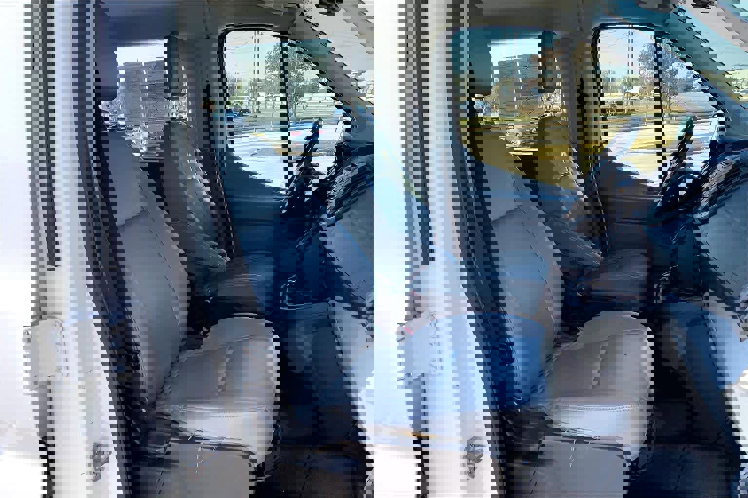 Used 2019 Ford Transit 350 XL image 9