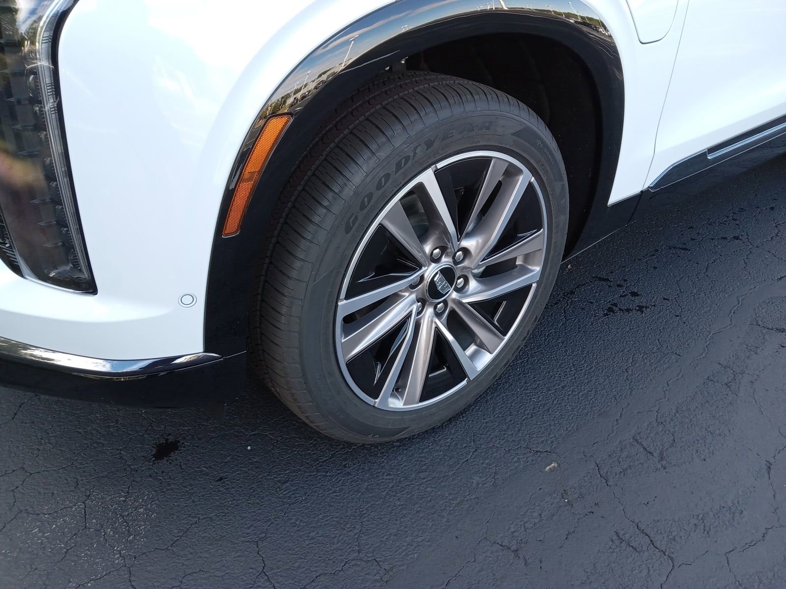 New 2026 Cadillac Vistiq Sport image 6