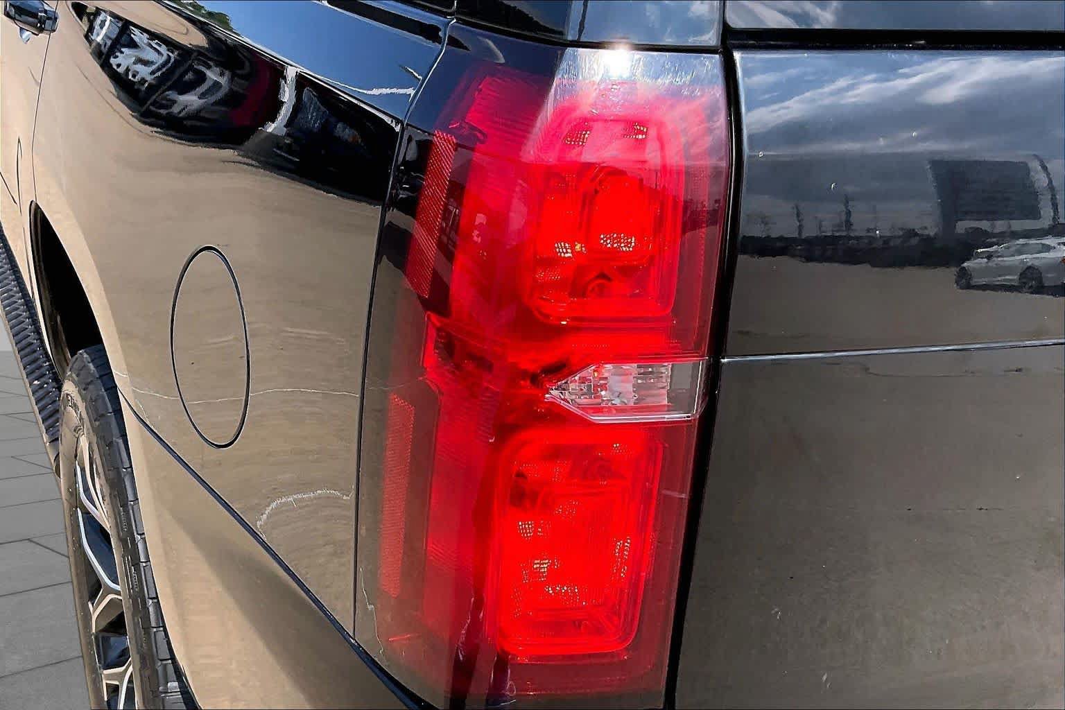 Used 2018 Chevrolet Tahoe LT AWD/4WD image 27
