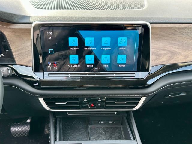 Used 2024 Volkswagen Atlas SE image 25