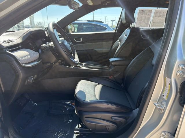 Used 2024 Jeep Compass Latitude image 13