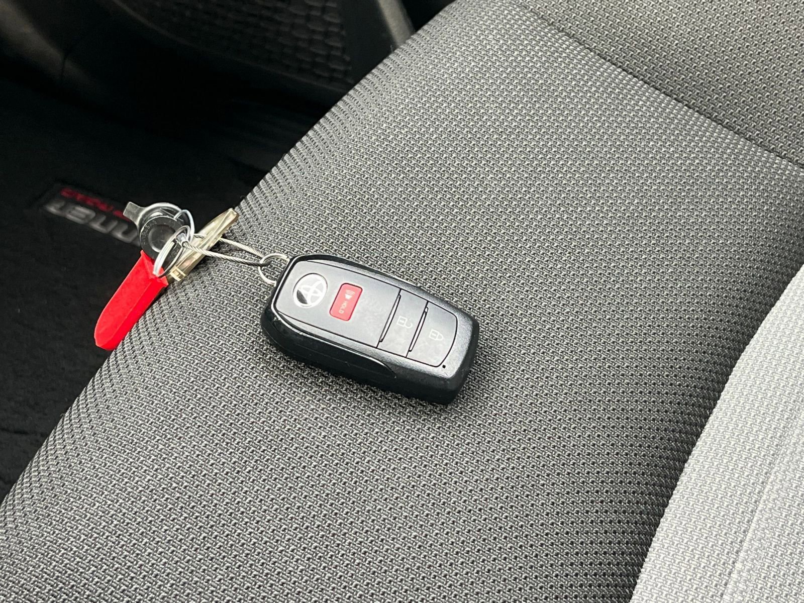 Used 2025 Toyota 4Runner TRD Off-Road image 22