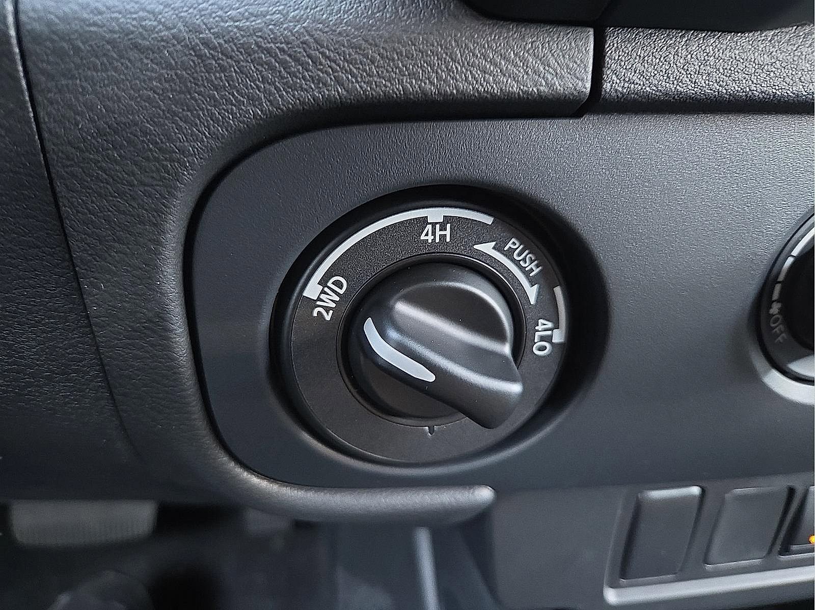 New 2026 Nissan Frontier SV w/ Tow Package AWD/4WD image 22