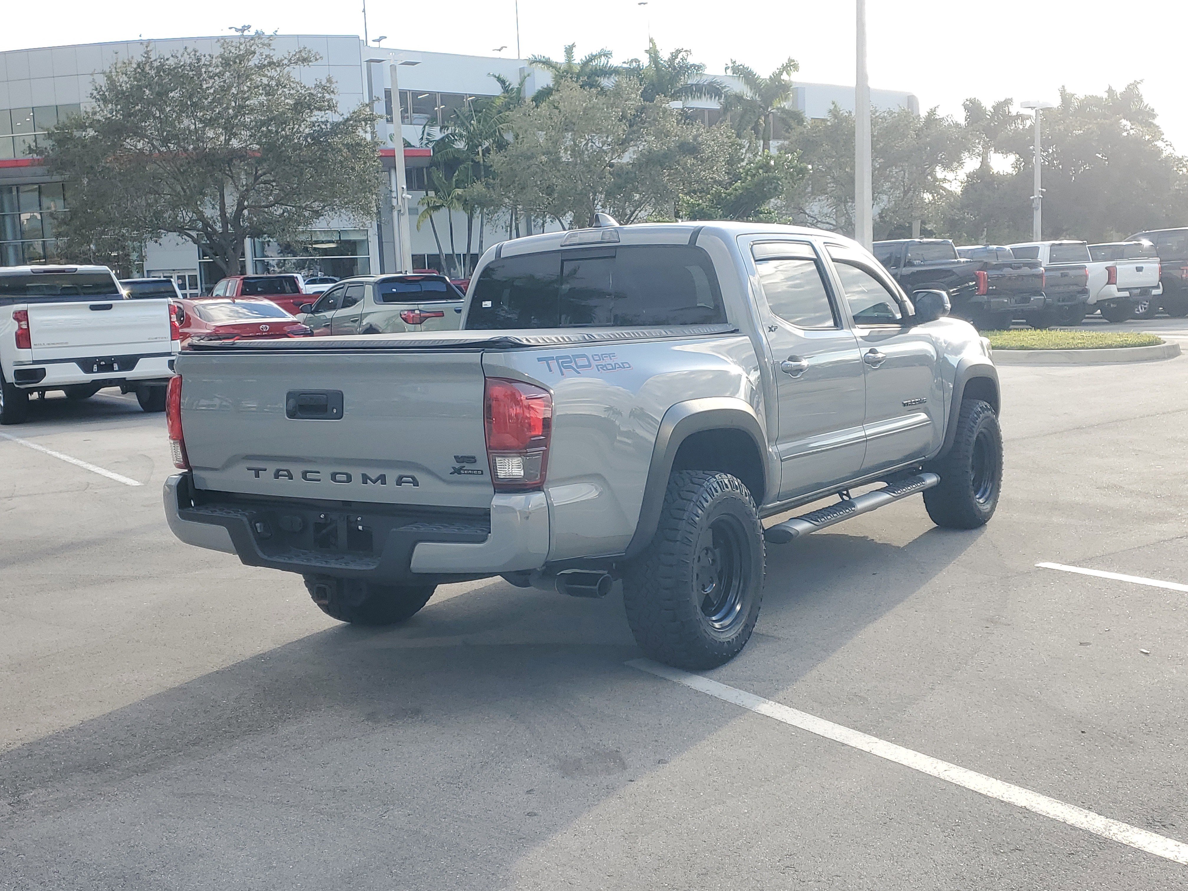 Used 2021 Toyota Tacoma TRD Off-Road image 3