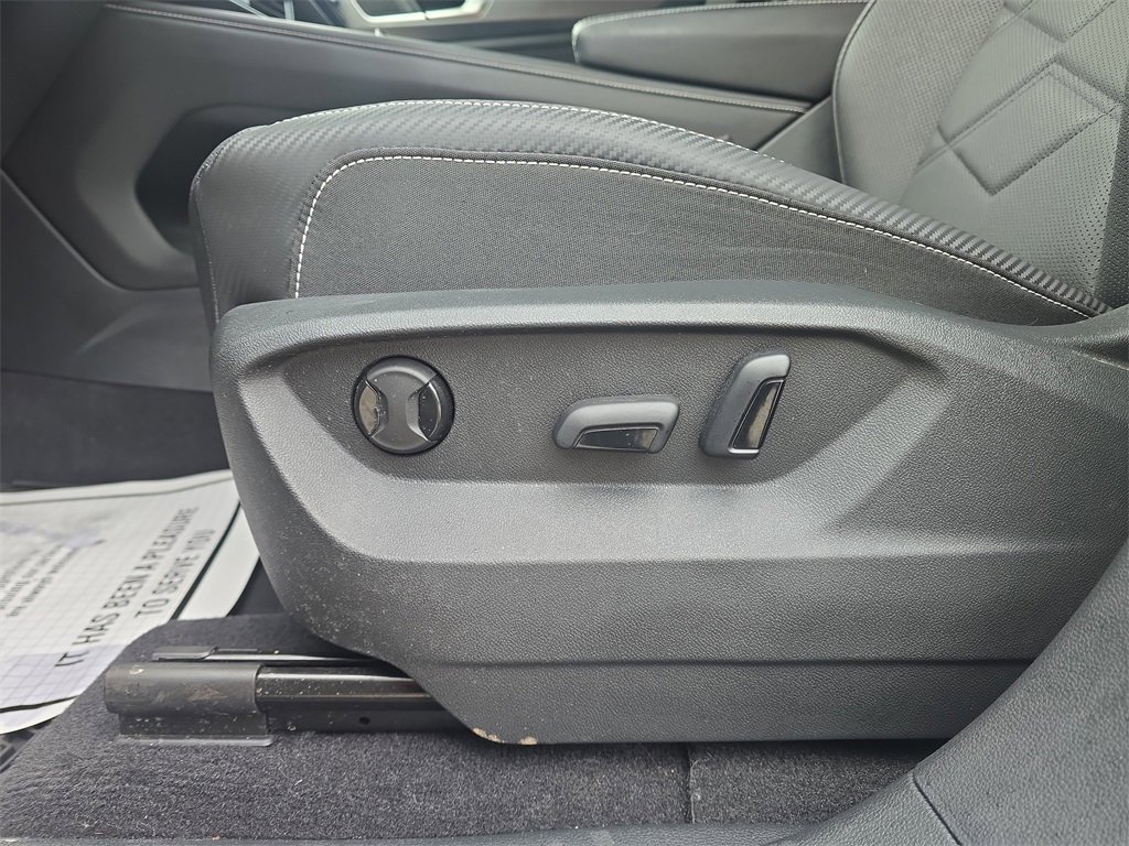 Used 2024 Volkswagen Atlas Cross Sport SE image 13