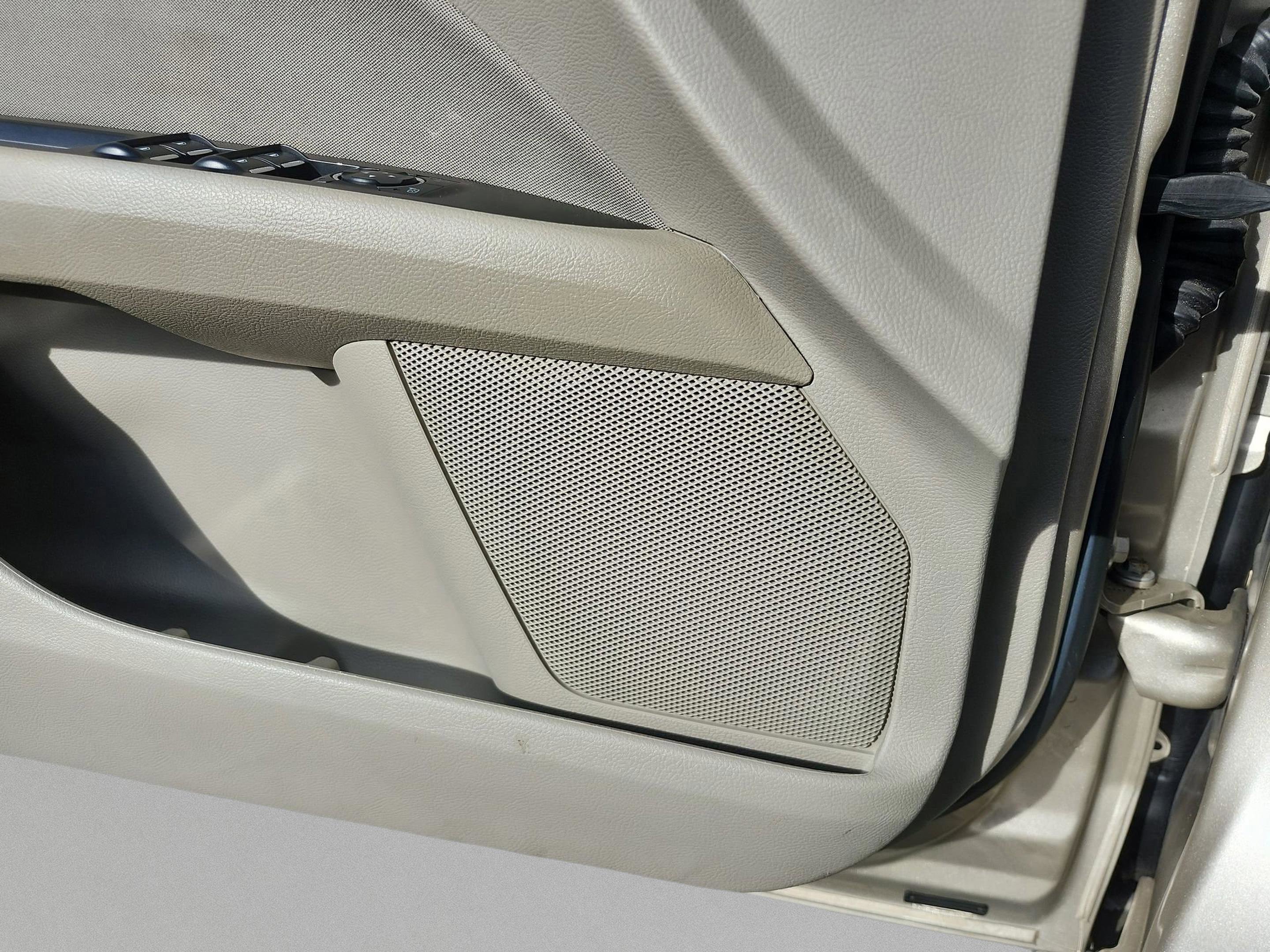 Used 2017 Ford Fusion SE image 26