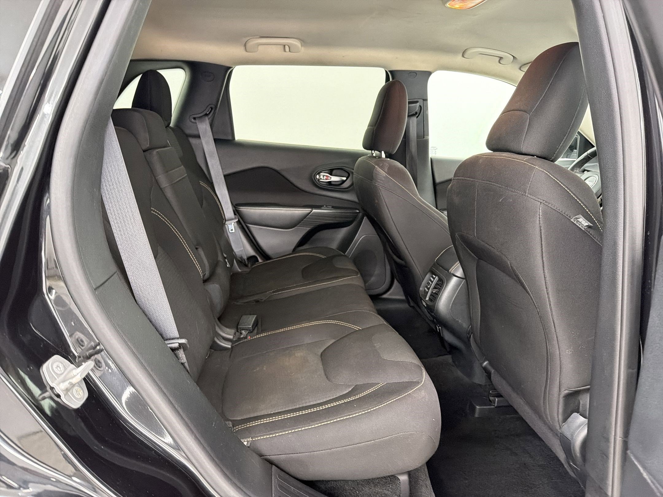 Used 2016 Jeep Cherokee Latitude image 25