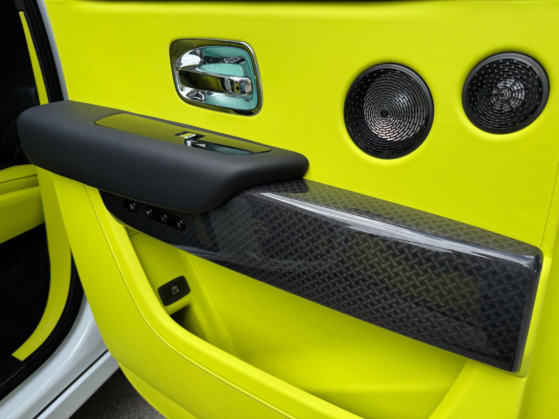 Used 2025 Rolls-Royce Cullinan Black Badge image 35