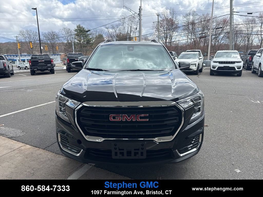 Used 2022 GMC Terrain SLE w/ Driver Convenience Package image 2