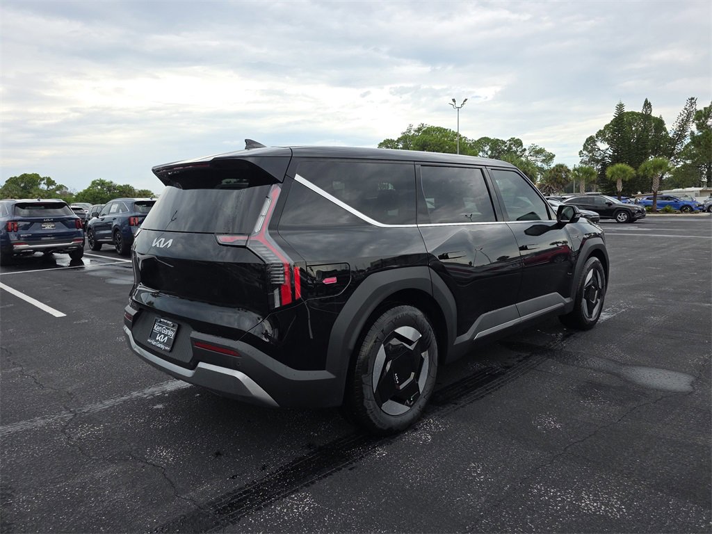 New 2026 Kia EV9 Light image 8