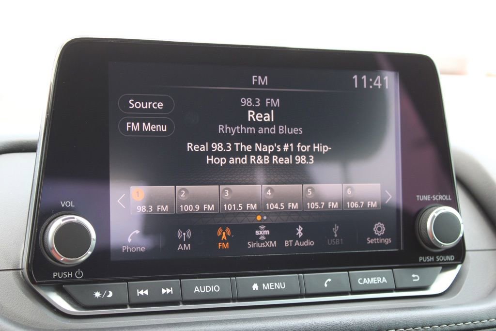 Used 2023 Nissan Rogue S image 32