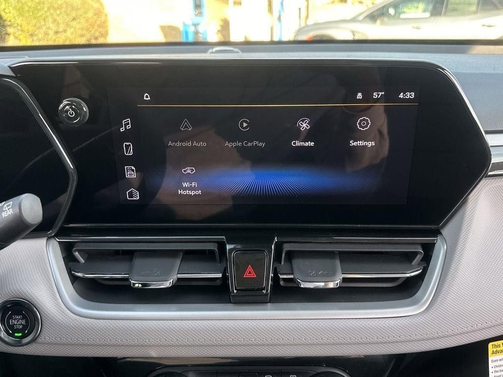 New 2025 Chevrolet TrailBlazer LT w/ Convenience Package image 17