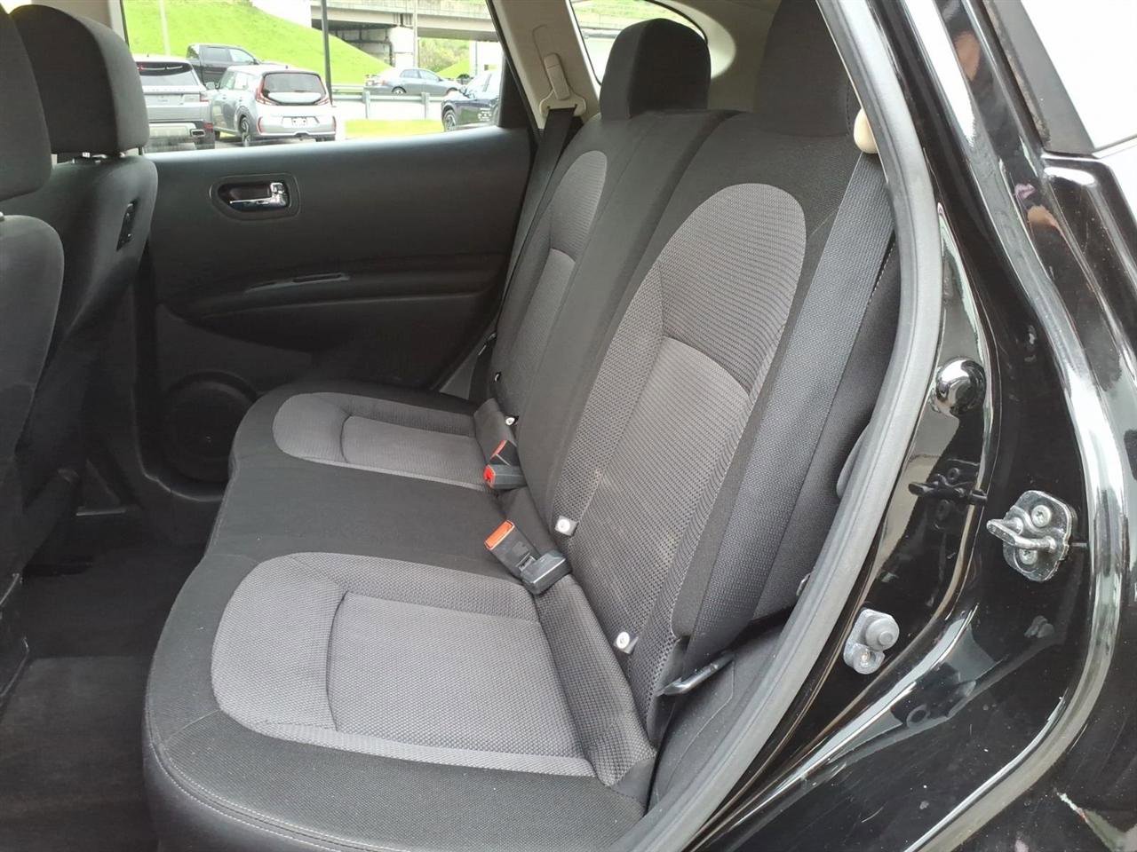 Used 2013 Nissan Rogue SV AWD/4WD image 9