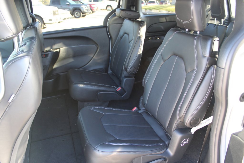 New 2026 Chrysler Pacifica Select image 26