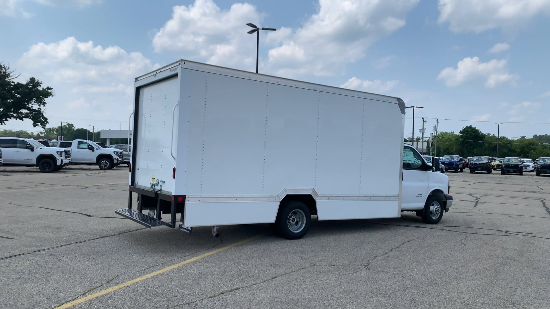 New 2024 GMC Savana 4500 w/ Power Convenience Package RWD image 8