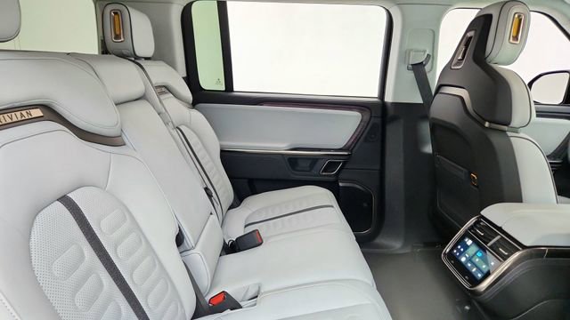 Used 2024 Rivian R1S Adventure image 25