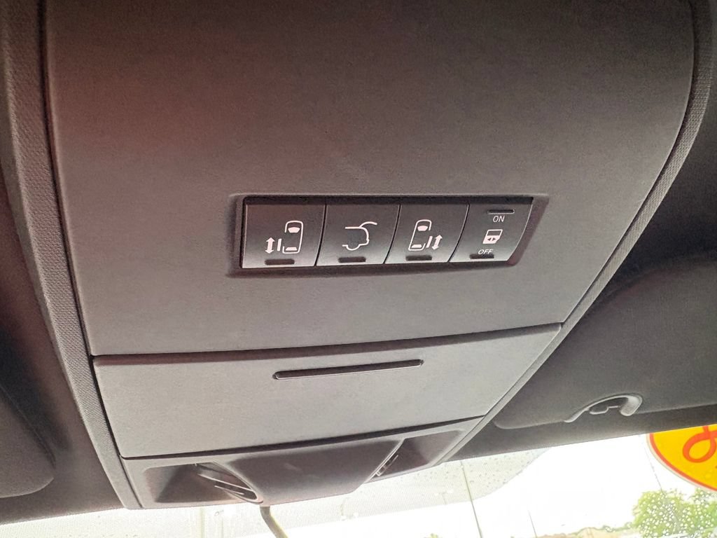 Used 2018 Dodge Grand Caravan GT FWD image 17