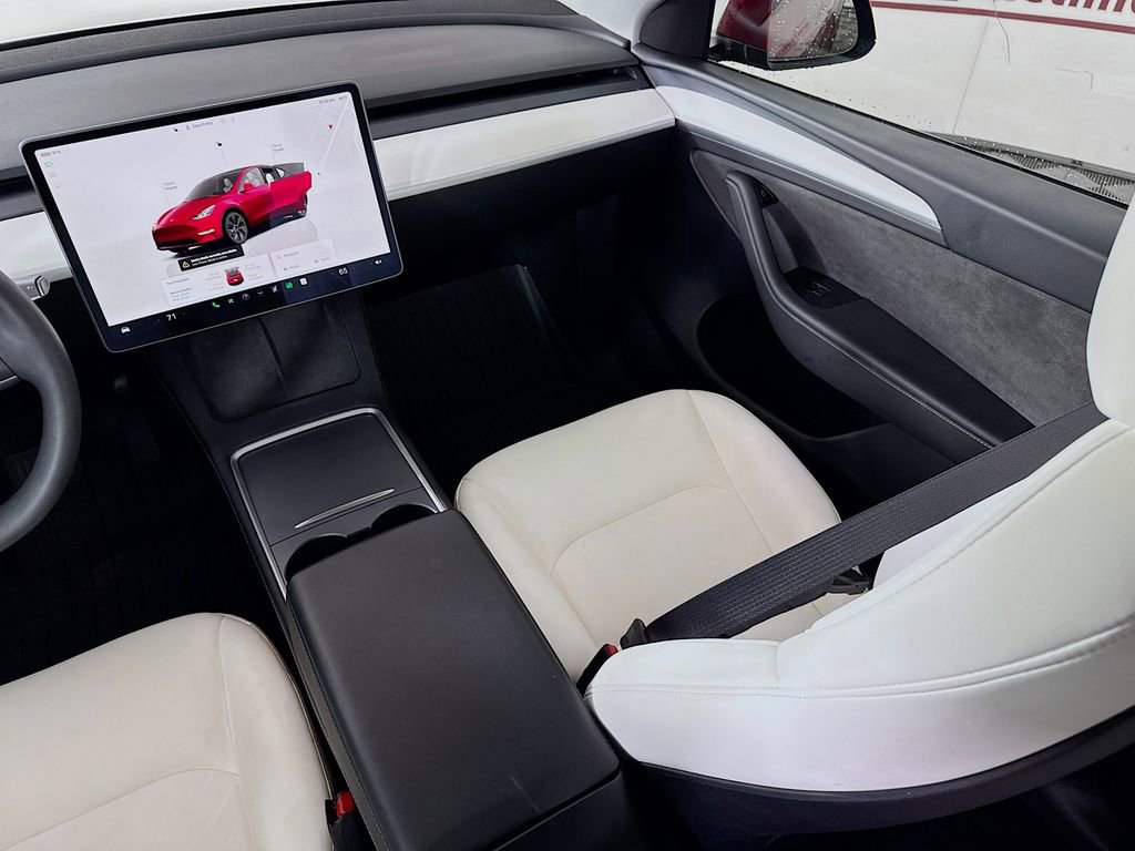 Used 2024 Tesla Model Y Long Range image 25