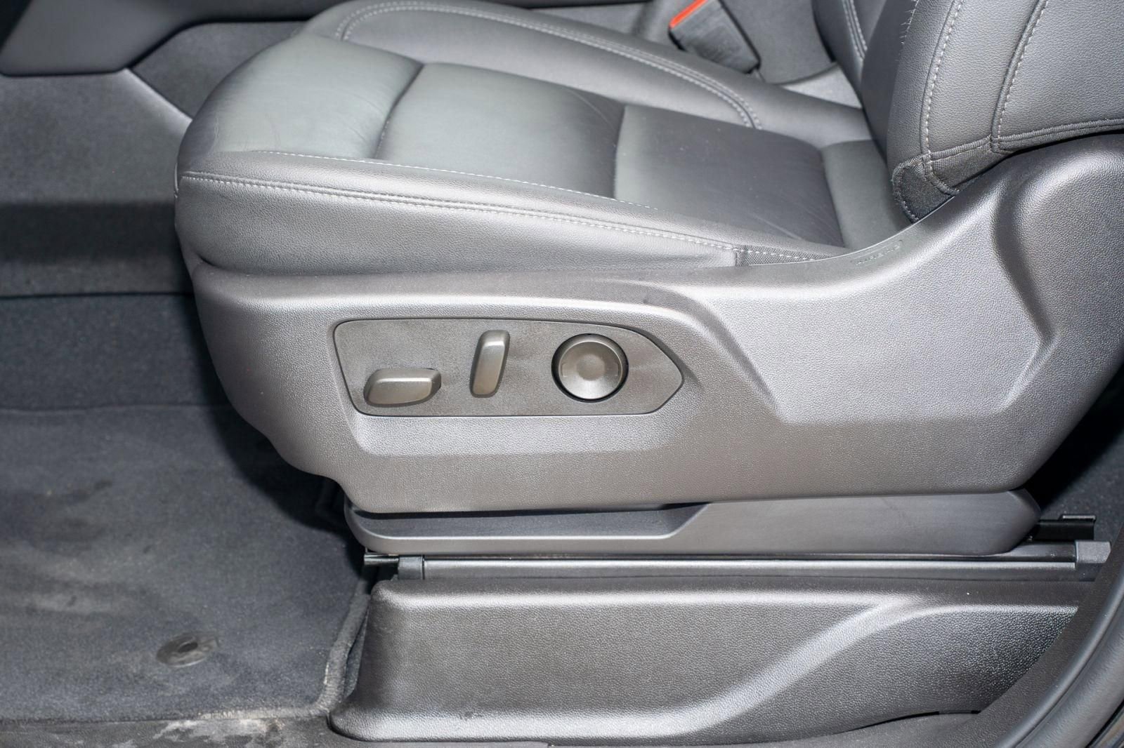 Used 2025 Chevrolet Tahoe LT AWD/4WD image 30