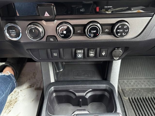 Used 2018 Toyota Tacoma TRD Off-Road image 19