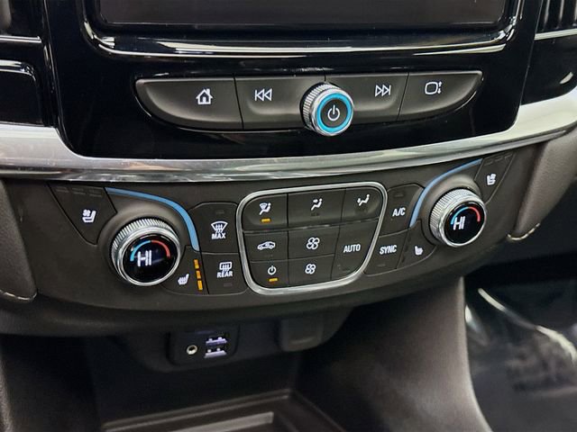 Used 2023 Chevrolet Traverse Premier image 17