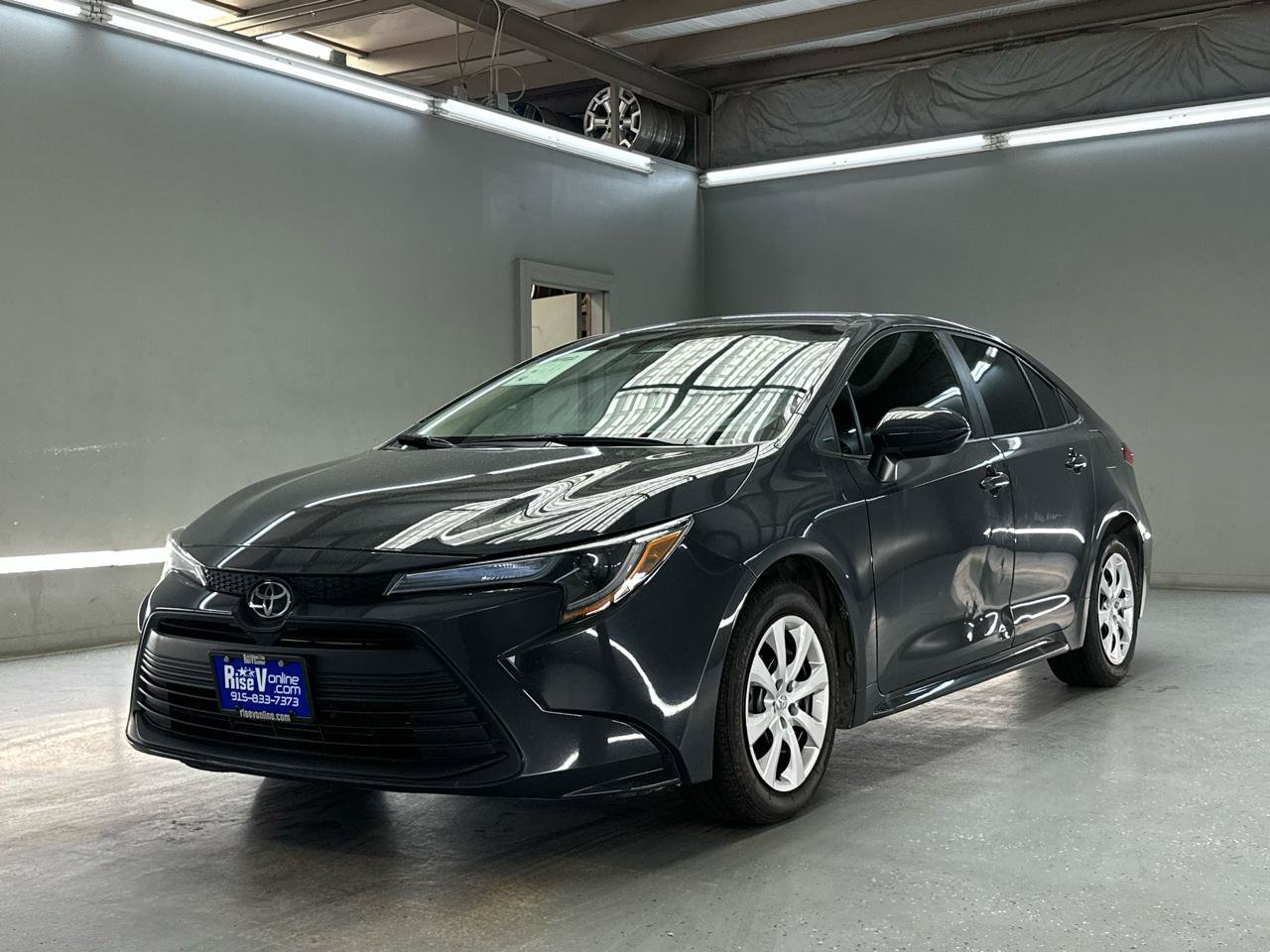 Used 2025 Toyota Corolla LE FWD image 3
