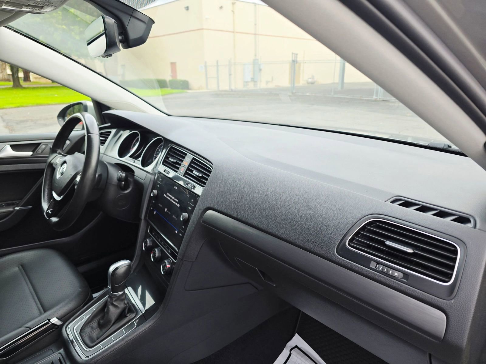 Used 2018 Volkswagen Golf SE FWD image 27