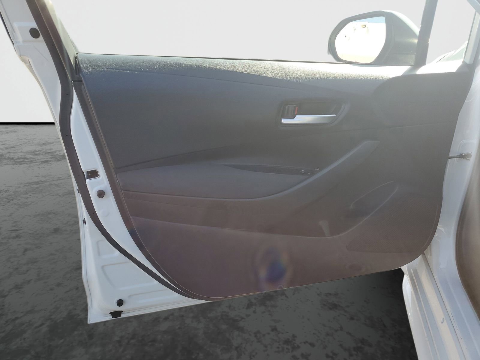 Used 2021 Toyota Corolla LE w/ Carpet Mat Package (TMS) image 19