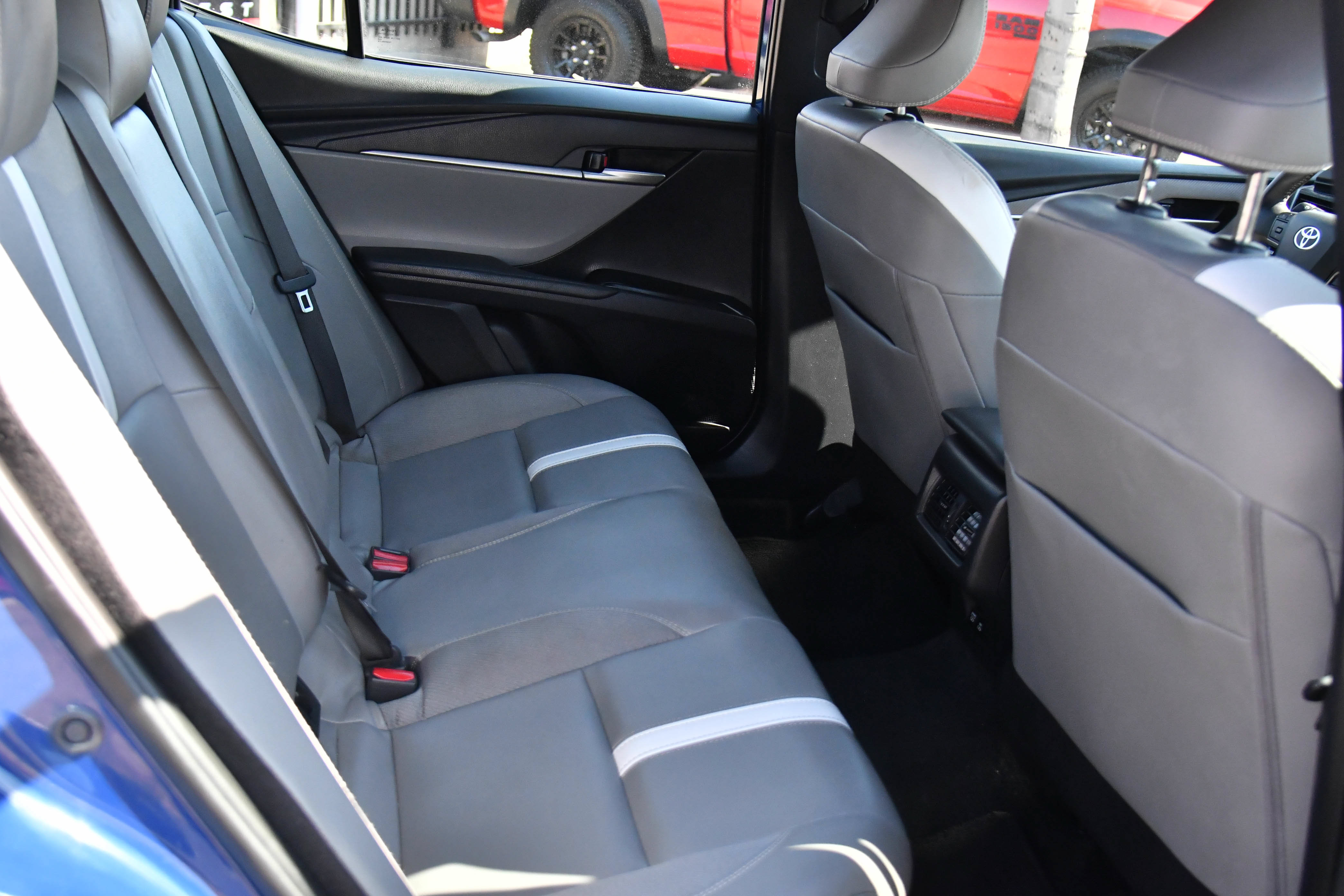 Used 2025 Toyota Camry SE w/ Convenience Package FWD image 43