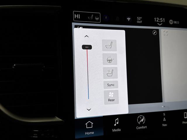 New 2026 Chrysler Pacifica Limited w/ Uconnect Theater Family Group image 8