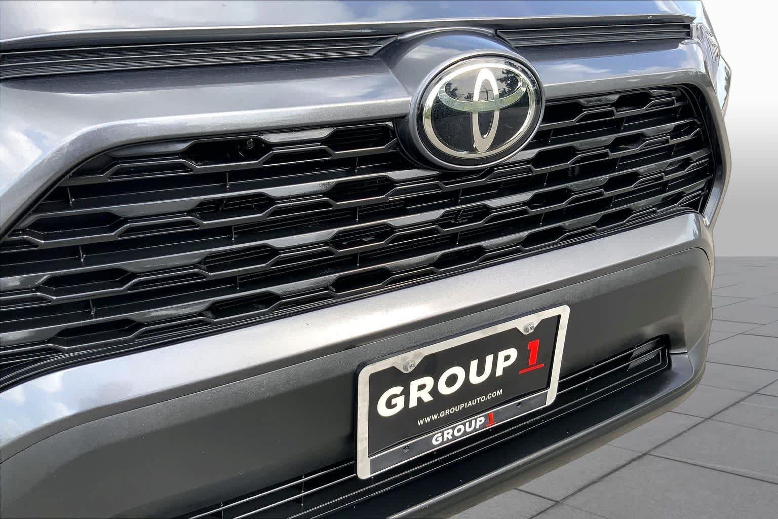 Used 2021 Toyota RAV4 XLE FWD image 29