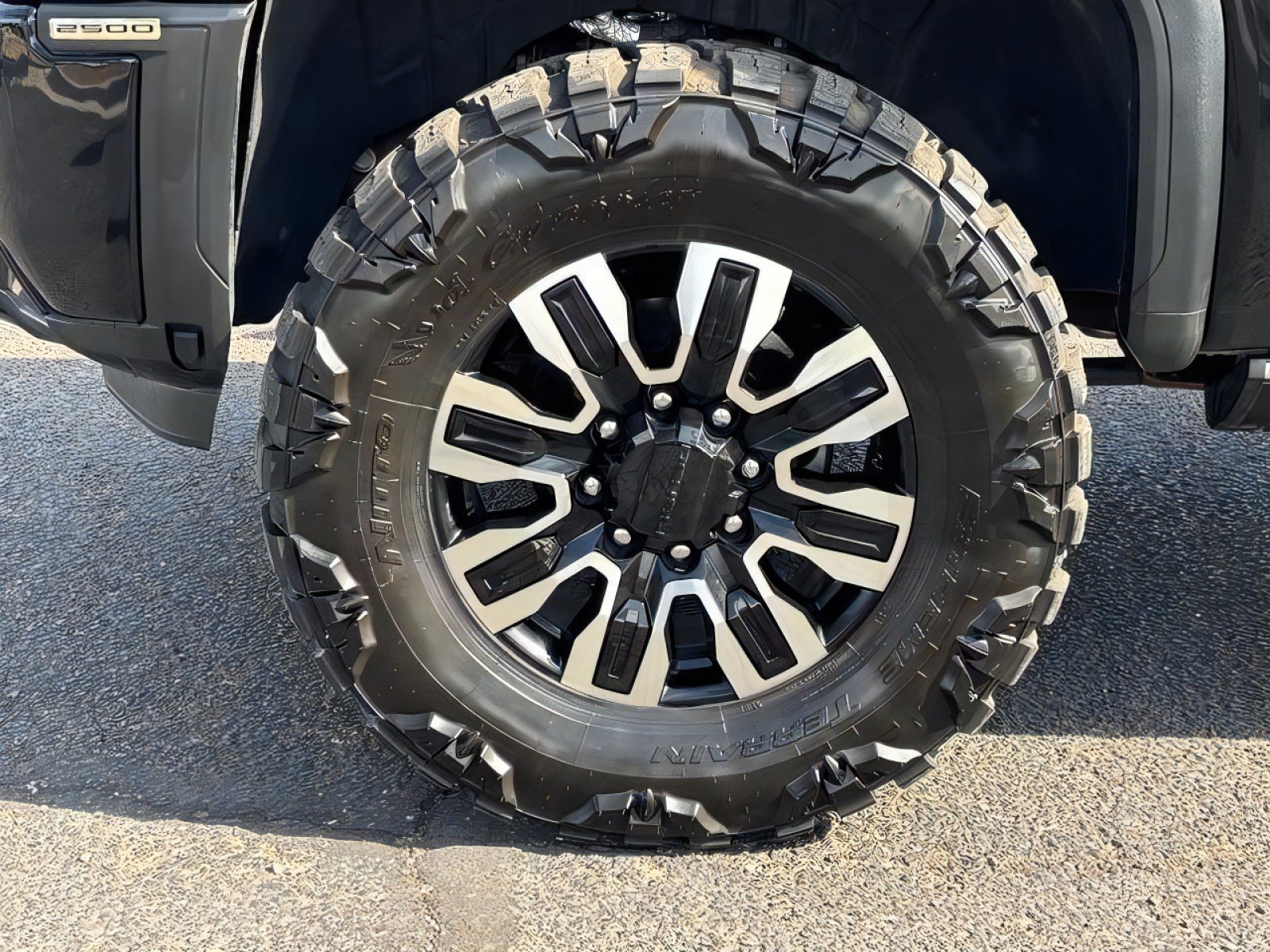 Used 2025 GMC Sierra 2500 Denali Ultimate w/ Max Trailering Package AWD/4WD image 10