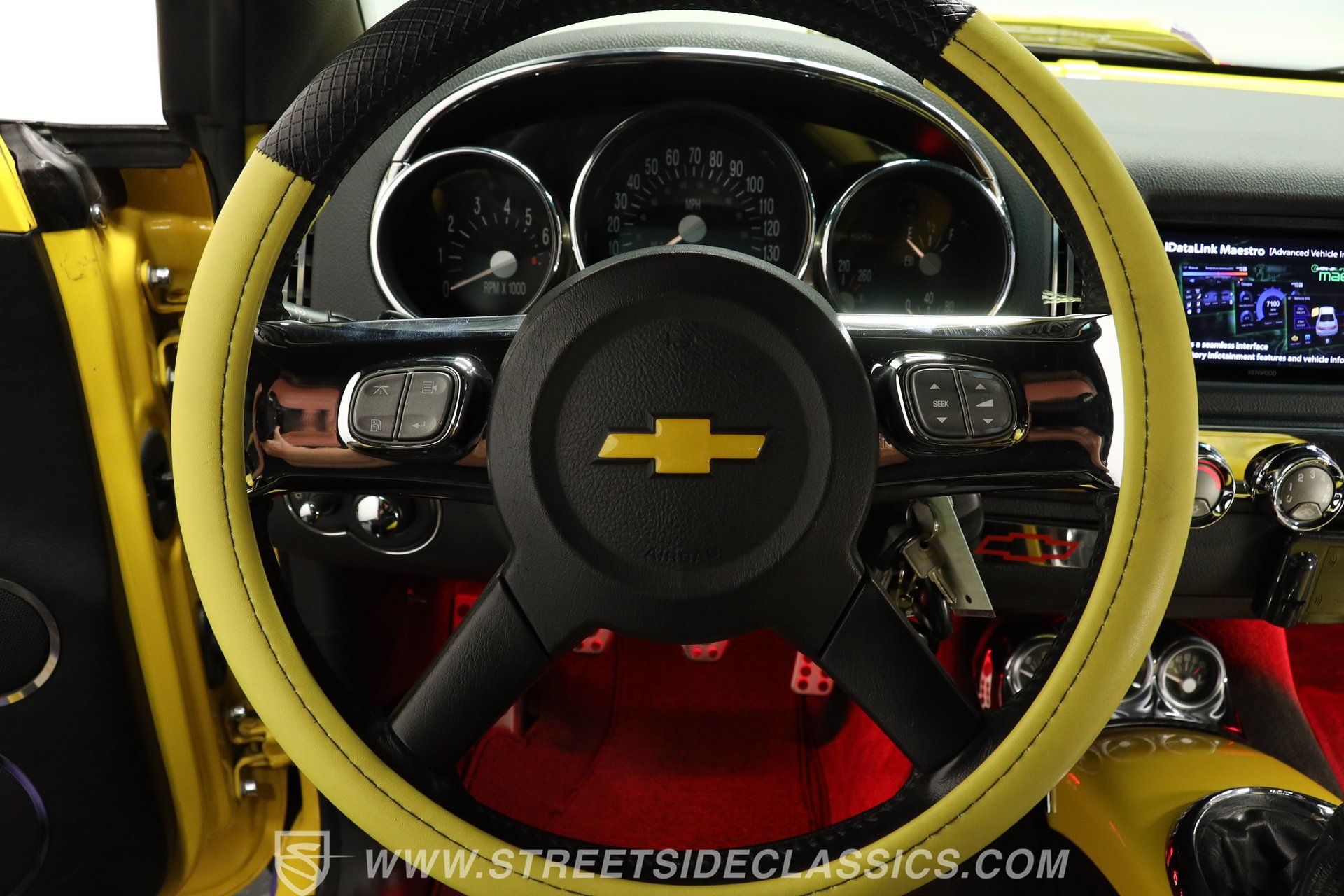 Used 2005 Chevrolet SSR w/ Preferred Equipment Group RWD image 35